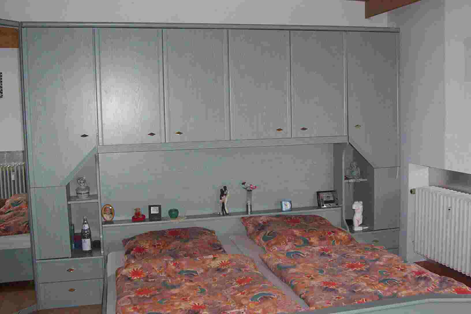 Schlafzimmer mit überbau – midir Schlafzimmermöbel streichen