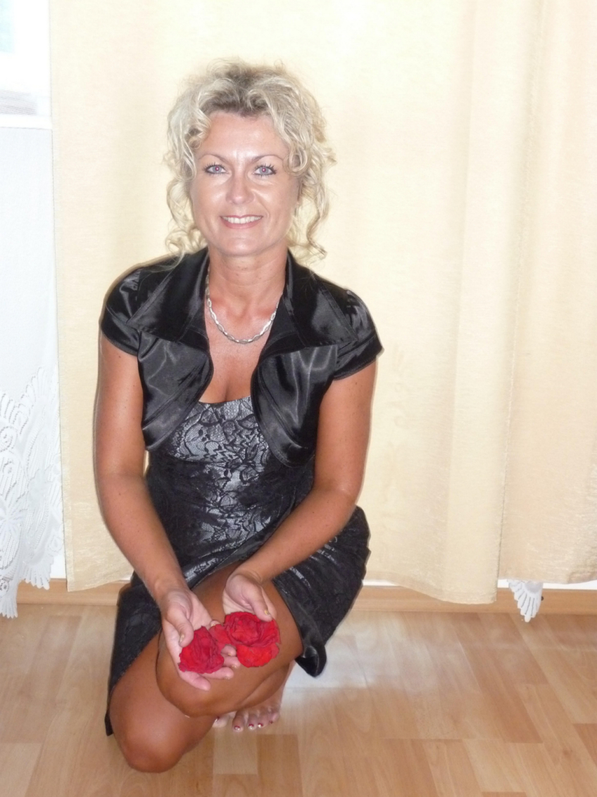 Reife Kurzhaarige Frau Lutscht Schwanz Porn Photos Sex Videos