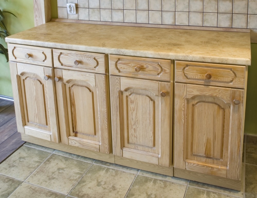 KÃchen sanierung holz küchenfronten arbeitsplatten modernisieren ...