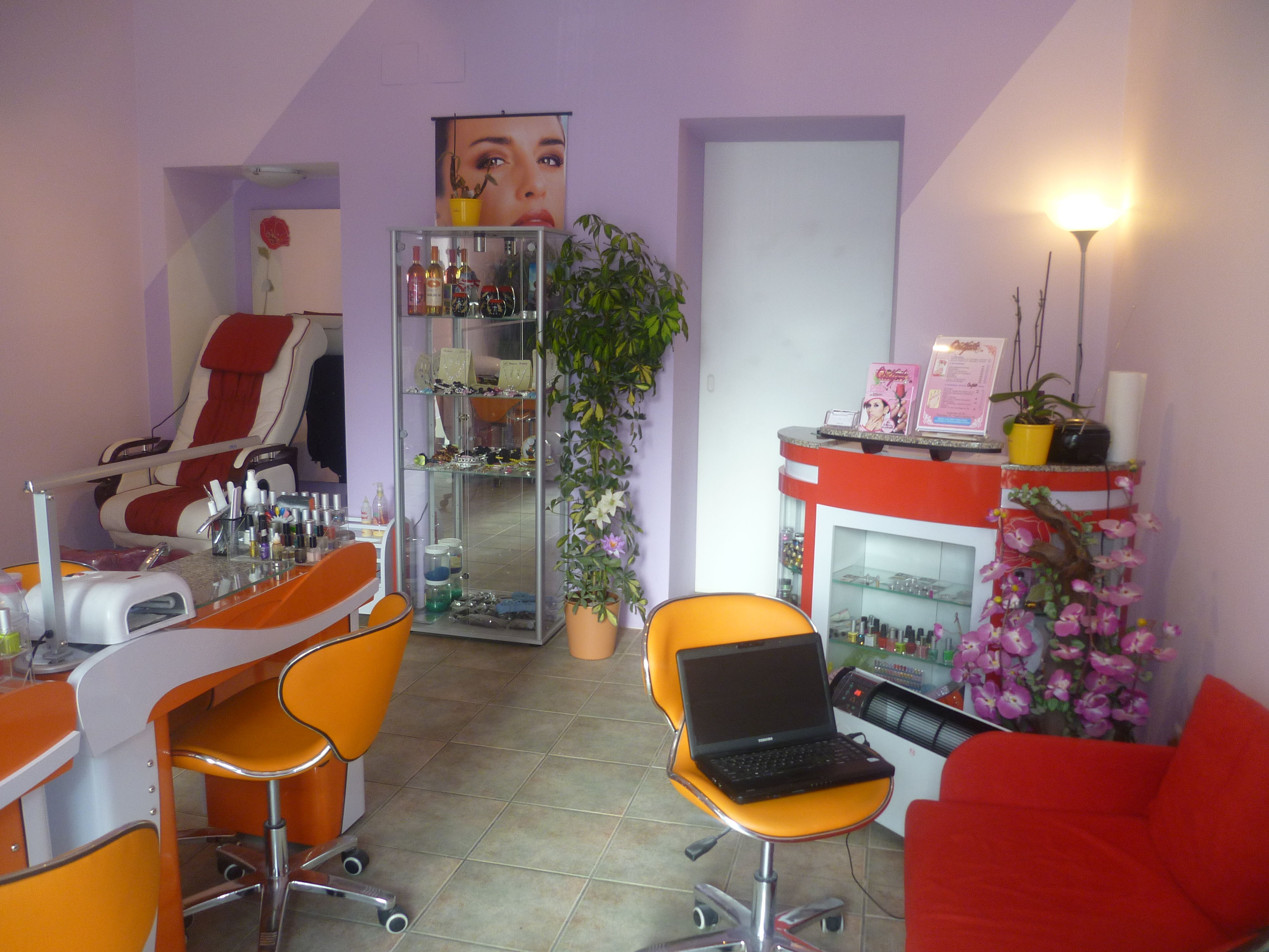 Nagelstudio komplett eingerichtetes neu ZU VERMIETEN in Wien