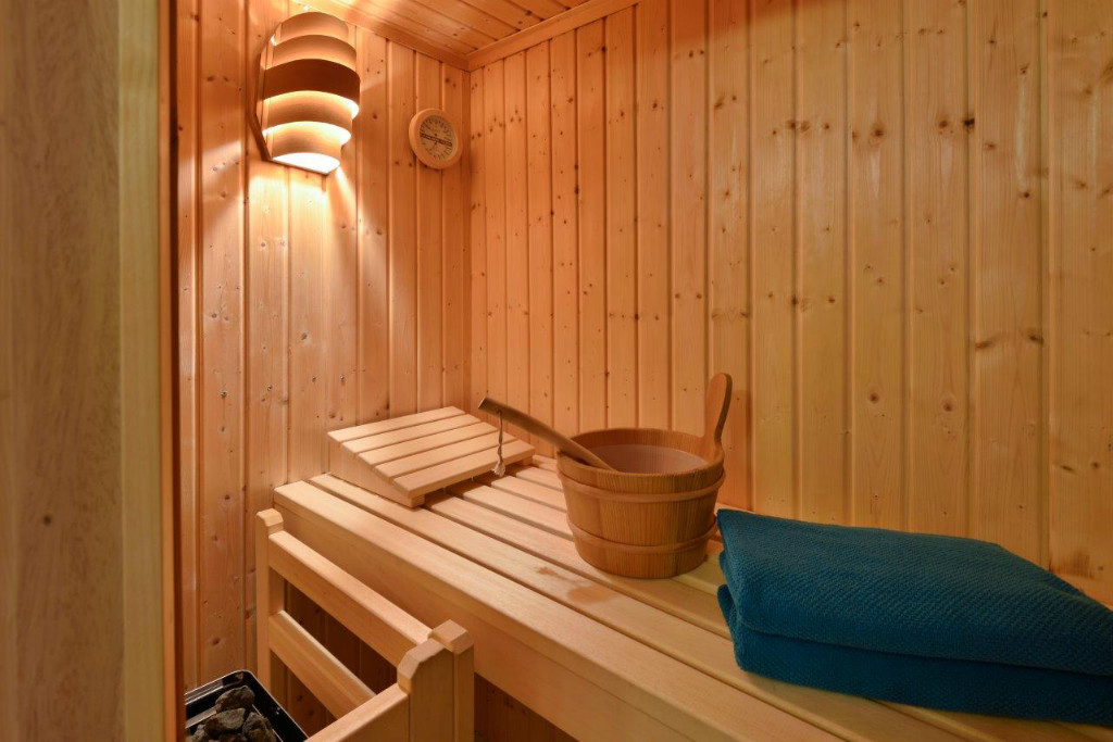 Schwarzwald Haus Enzklösterle mit Sauna Garten Kaminofen bis 16