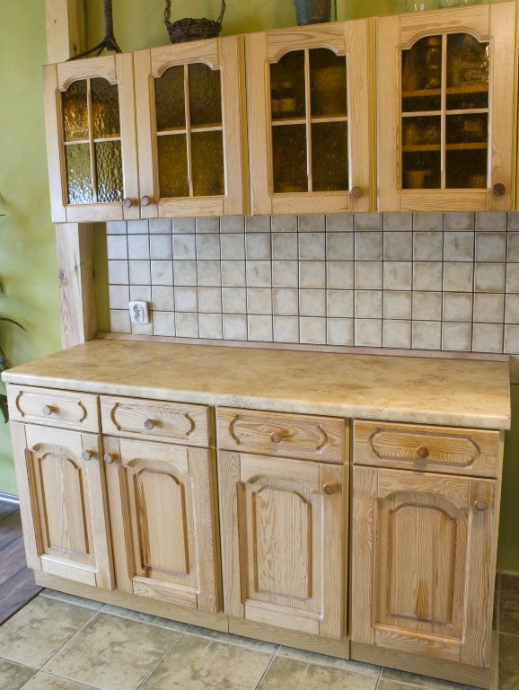 KÃchen sanierung holz küchenfronten arbeitsplatten modernisieren ...