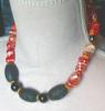 Halskette mit roten Perlmutt ,  Lava und Jade