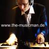 1 DJ,  der auch singen kann. the musicman Daniel Koch: DJ,  Gesang,  Gitarre