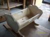 Baby -Wiege antik aus massiven Holz
