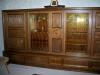 Wohnzimmerschrank mit Anrichte aus Holz, verschnörkelt