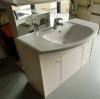 Badezimmer: Waschtisch,  Spiegelschrank,  Stand WC