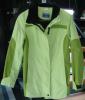 Moderne,  ungetragene Multifunktionsjacke,  Trendfarbe kiwi