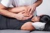 mobile Massage von Mann zu Frau