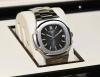 Patek Philippe Nautilus Stahl Uhr 5711/  1A-010 Box Papiere 2016