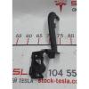 1066956-00-A Halterung,  hinterer Kofferraumteppich,  rechts Tesla Modell X 106695