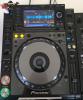 Pioneer CDJ 2000 Nexus kostet  700Euro /  Pioneer DJM-2000 Nexus kostet  750 Euro